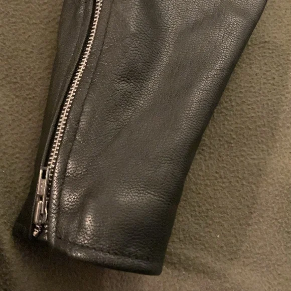 Mossi black leather jacket. Size 14. Armpit to armpit is approx 21 inches - Picture 12 of 13